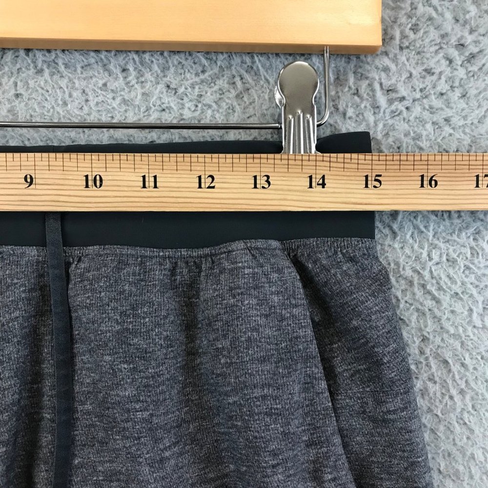 Lululemon‎ Athletica Grey athletic activewear shorts size M - Picture 5 of 7